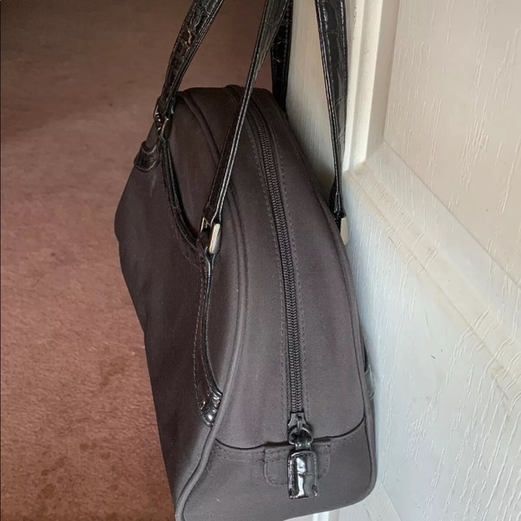 Express black handbag 👜 - Picture 3 of 5